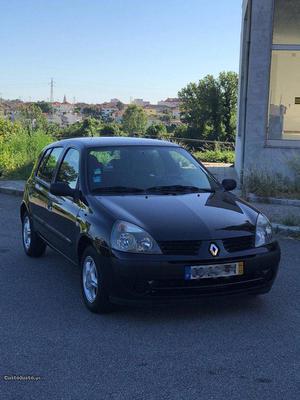 Renault Clio 1.2 Dezembro/04 - à venda - Ligeiros