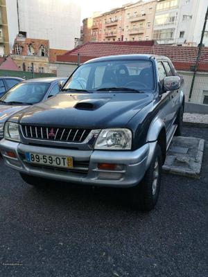 Mitsubishi L200 Strakar Janeiro/00 - à venda - Pick-up/