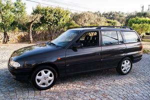 Opel Astra 1.4sw estimada Agosto/96 - à venda - Ligeiros