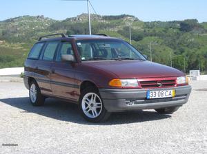 Opel Astra Caravan 1.4i 82cv Abril/93 - à venda - Ligeiros