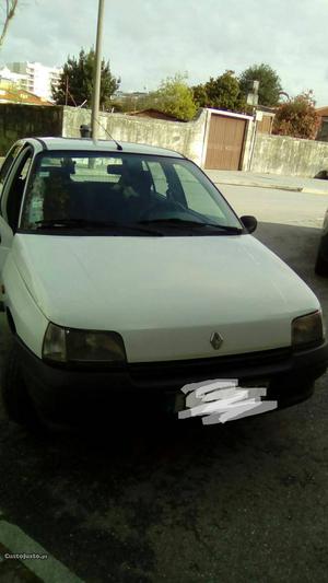 Renault Clio cilindrada Dezembro/94 - à venda -