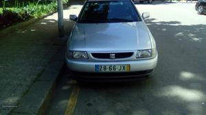 Seat Cordoba 1.4 GLX Maio/98 - à venda - Ligeiros