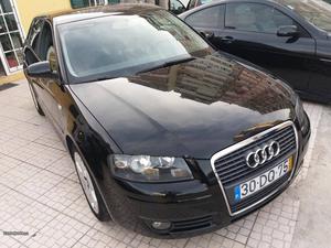 Audi A3 2.0 Sportback Março/15 - à venda - Ligeiros