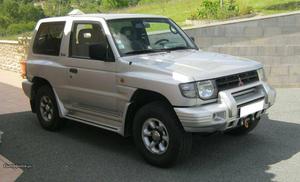 Mitsubishi Pajero 2.8TD GLS abas larg Setembro/99 - à venda