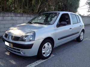 Renault Clio v Maio/03 - à venda - Ligeiros