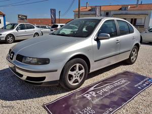 Seat Leon V Confort Abril/01 - à venda - Ligeiros