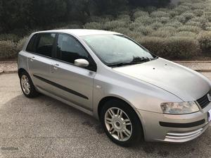 Fiat Stilo 1.6 Dezembro/01 - à venda - Ligeiros