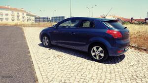 Kia Ceed v 75 cv Março/11 - à venda - Ligeiros