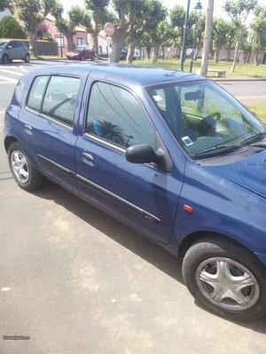 Renault Clio Clio2 Dezembro/03 - à venda - Ligeiros