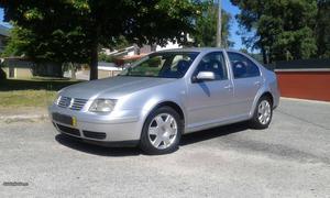 VW Bora 1.9 TDI Abril/01 - à venda - Ligeiros Passageiros,