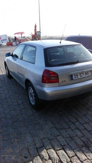 Audi A3 1.6 SPORT Nacional Dezembro/99 - à venda - Ligeiros