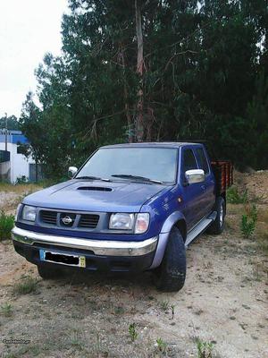 Nissan Navara d 22 5 lugares Novembro/98 - à venda -