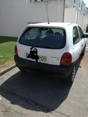 Opel Corsa 3 portas Maio/00 - à venda - Ligeiros