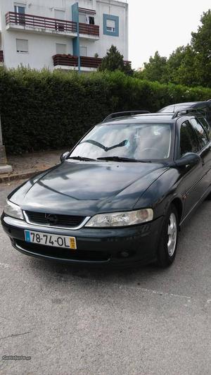 Opel Vectra v Novembro/99 - à venda - Ligeiros