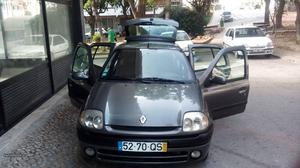 Renault Clio diesel 5 lugares Dezembro/00 - à venda -