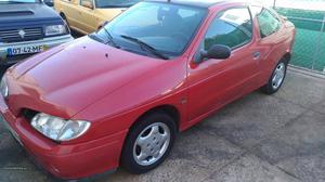 Renault Mégane 1.6 coupe Outubro/96 - à venda -