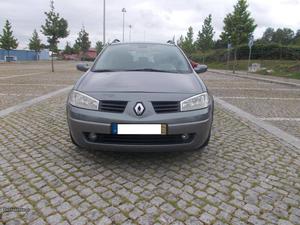 Renault Mégane Break LuxePrévilege Abril/03 - à venda -