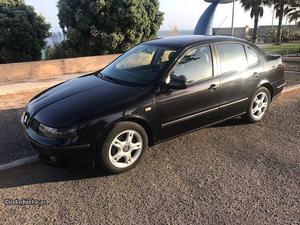 Seat Toledo 2.3 V5 Sport Setembro/99 - à venda - Ligeiros