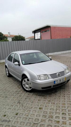 VW Bora 1.6highline Novembro/01 - à venda - Ligeiros