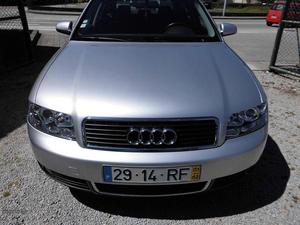 Audi A4 1.6 i  Fevereiro/01 - à venda - Ligeiros