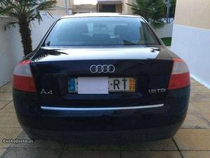 Audi A4 1.9 TDi Abril/02 - à venda - Ligeiros Passageiros,