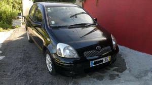 Toyota Yaris 1.4d4d 5p 5lug Março/04 - à venda - Ligeiros