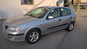 Nissan Almera 2.2 ddti 5 lugares Maio/02 - à venda -