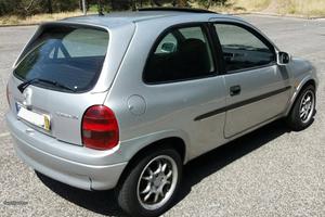 Opel Corsa 1.5 TD sport 5 lug Junho/97 - à venda - Ligeiros