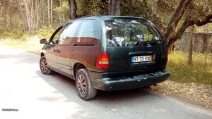 Chrysler Voyager 2.5turbo Setembro/96 - à venda - Ligeiros