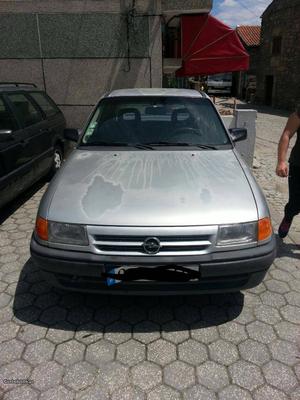 Opel Astra 14.i Dezembro/92 - à venda - Ligeiros