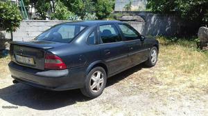 Opel Vectra B 1.7 TD Dezembro/97 - à venda - Ligeiros