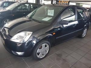 Ford Fiesta 1.2 Dezembro/03 - à venda - Ligeiros