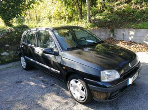 Renault Clio 1.1i Muito económico Novembro/97 - à venda -