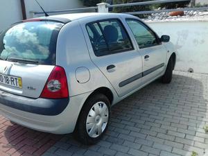 Renault Clio gasolina.alguma questão contactar Junho/01 -