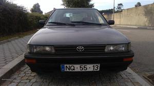 Toyota Corolla v 5 portas Maio/90 - à venda -
