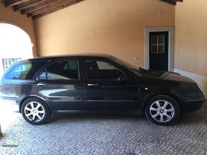 Bom carro negoçavel Junho/02 - à venda - Ligeiros