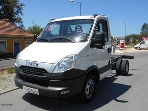 Iveco Daily 35C21 Abril/13 - à venda - Comerciais / Van,