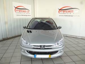 Peugeot  XT (5P)