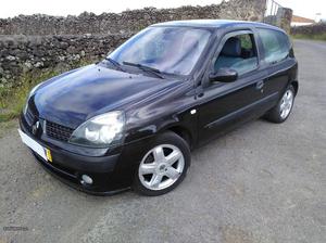 Renault Clio Desportivo 82 mil Abril/03 - à venda -