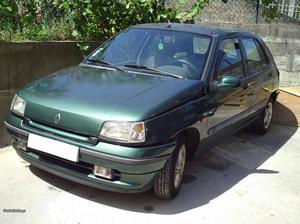 Renault Clio Citadino 5 portas Outubro/95 - à venda -