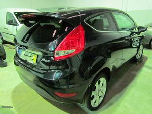 Ford Fiesta 1.6 TDCI salvado Maio/10 - à venda - Ligeiros