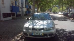 Mitsubishi Carisma Clx Julho/98 - à venda - Ligeiros