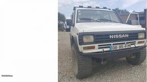 Nissan Patrol c.c v6 diesel Maio/96 - à venda -