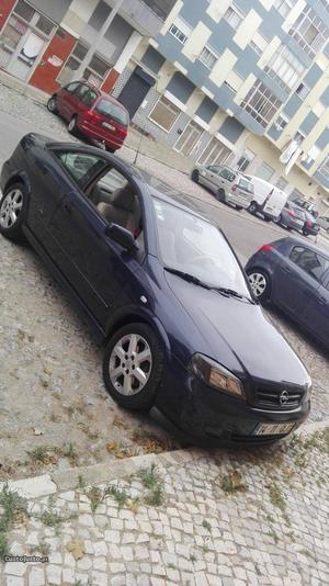 Opel Astra 1.8 versao bertone Outubro/00 - à venda -