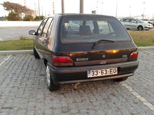 Renault Clio - 5 portas Outubro/94 - à venda - Ligeiros