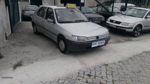Peugeot D  Abril/95 - à venda - Ligeiros