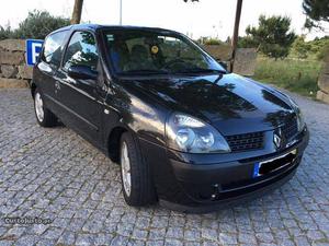 Renault Clio 1.5 dci 5lug diesel Julho/01 - à venda -