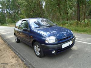 Renault Clio  D com A/C Setembro/99 - à venda -