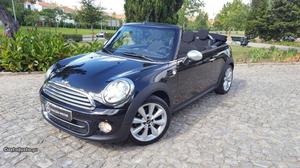 MINI Cabrio cooper 1.6d Março/12 - à venda - Descapotável