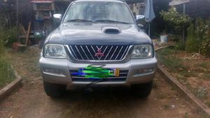 Mitsubishi Strakar Mitsubishi l200 Maio/03 - à venda -